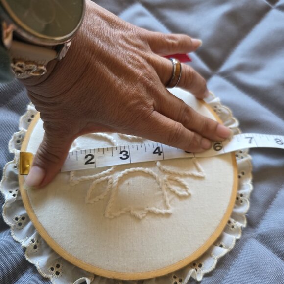 Vintage Tulip Flower 6" Hoop Frame Wall Hanging Decor - Picture 3 of 5